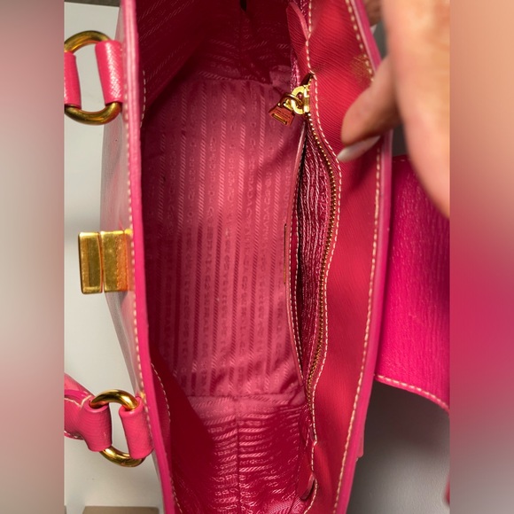 Prada Tote/Wallet Combo - Picture 5 of 8